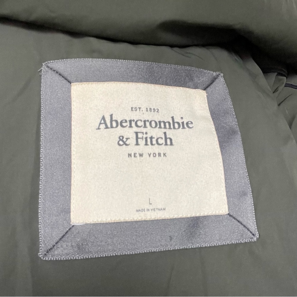 Abercrombie & Fitch puffer jacket with fur lined hood and belt - Picture 3 of 5